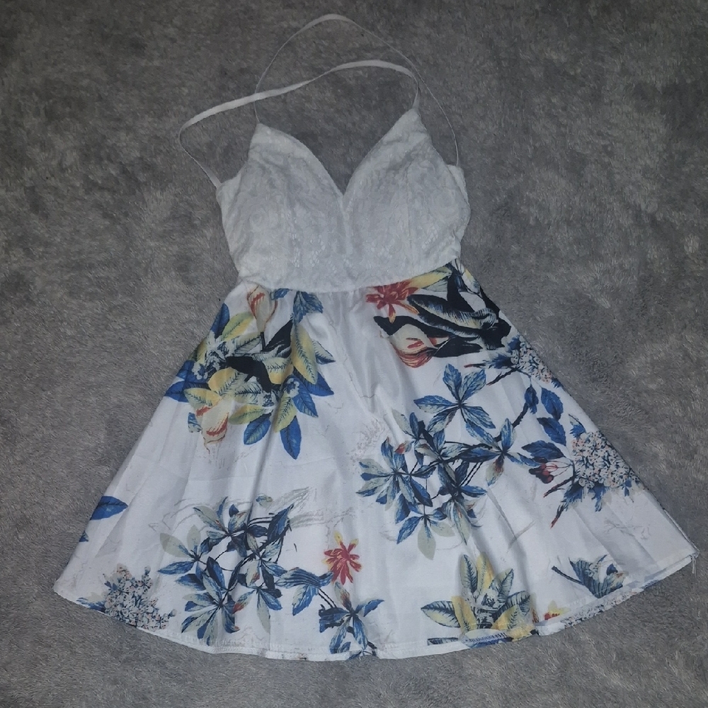 Floral White Mini Dress - Picture 9 of 9